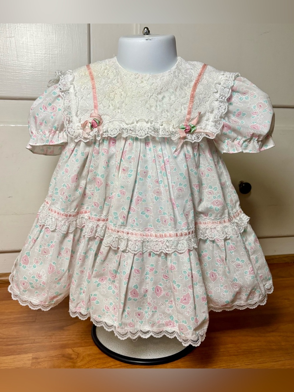 Vintage 80s/90s Baby Girl Poofy Lace Bib Floral Tiered Dress